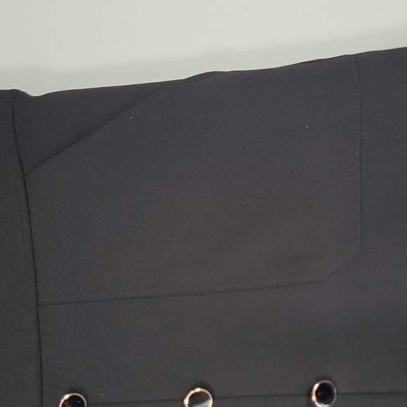 Knee-length Fishtail style skirt with buttons - Picture 3 of 8